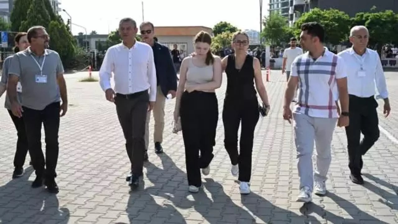 Özgür Özel, Ferdi Zeyrek in emanetine sahip çıktı: Nehir i sınavda yalnız bırakmadı