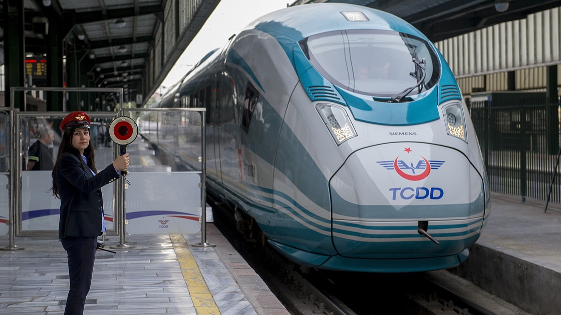 5 ilde tren seferlerine  eylem  engeli