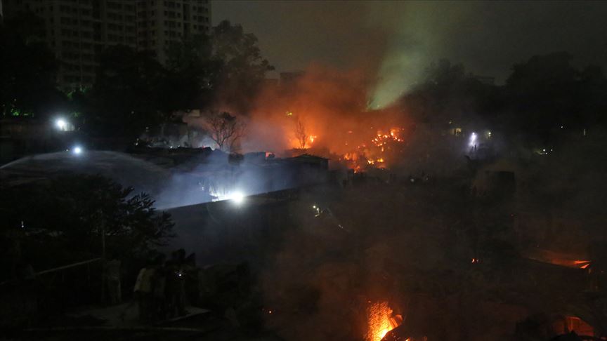 Bangladeş teki yangın 50 bin kişiyi evsiz bıraktı