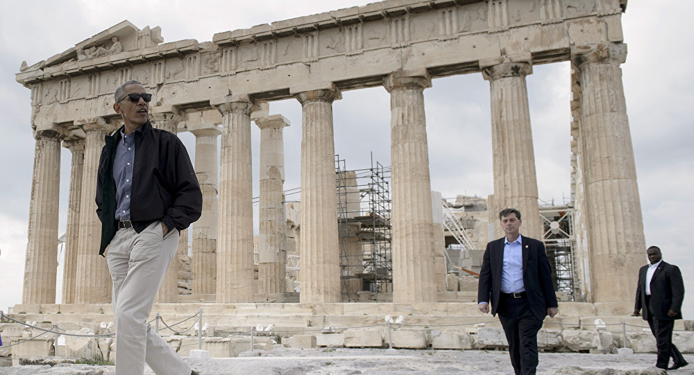 Barack Obama turistliğe soyundu!