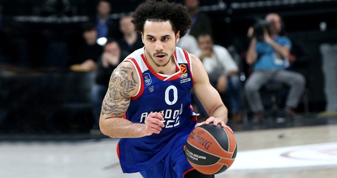 Anadolu Efes li oyuncu tarihe geçti