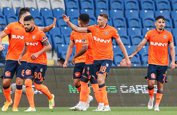 Başakşehir rahat turladı