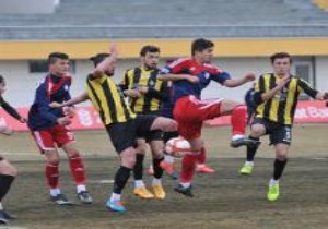Bayburt Grup Özel İdare sahasında Altınordu yu yendi!