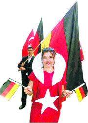 AB DEKİ TÜRK NÜFUSU 8 ÜYE ÜLKEDEN FAZLA