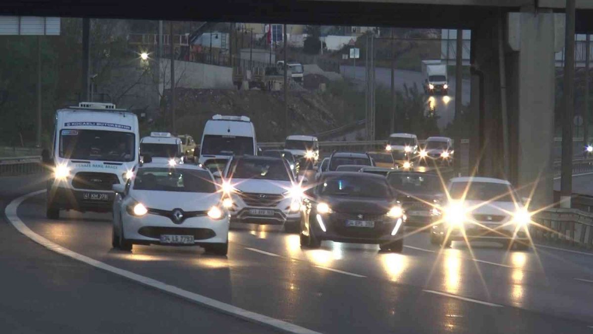 İstanbul da bayram öncesi trafik yoğunluğu!