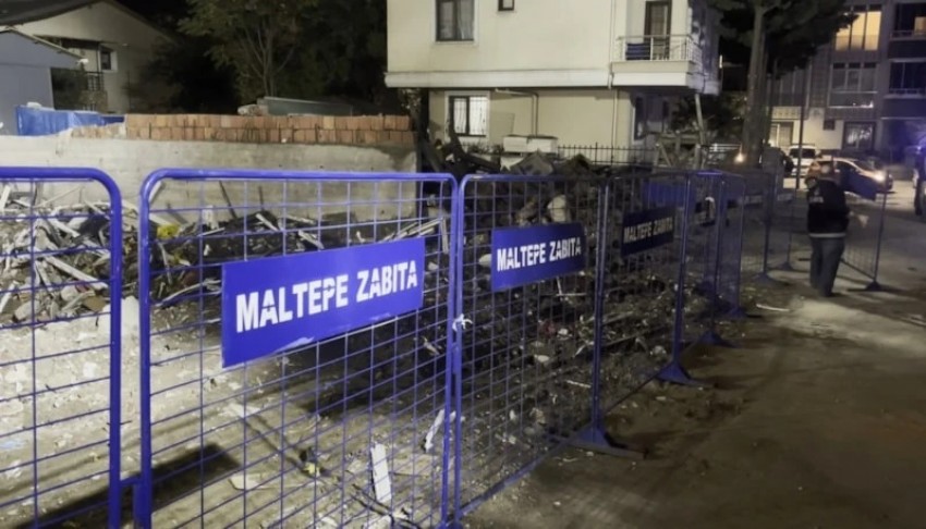 Çöken binanın enkazı kaldırıldı