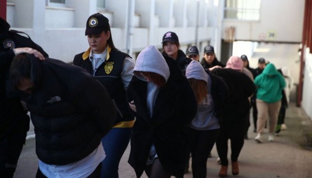 Önce uyardı sonra dolandırdı