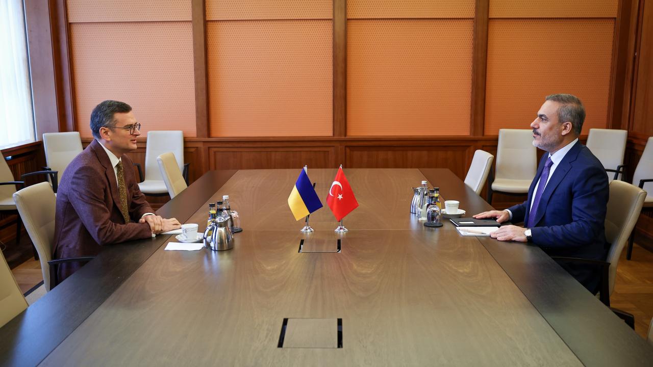 Bakan Fidan dan kritik temaslar