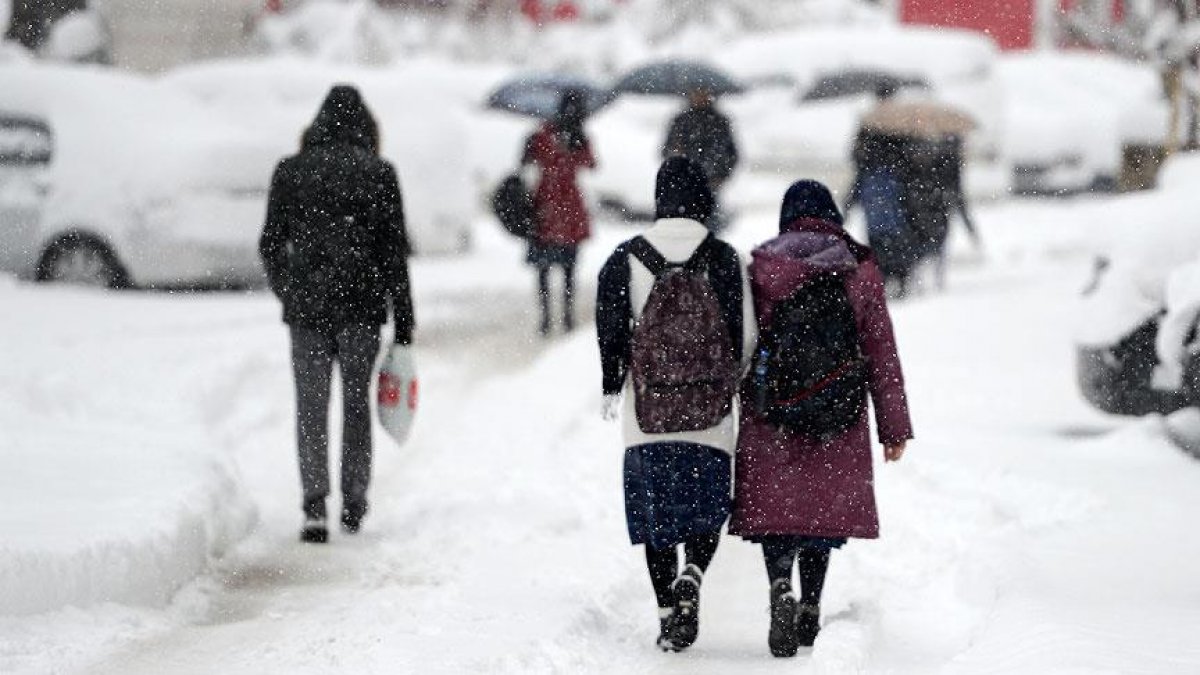 Okullarda kar tatili: Eğitime ara verildi