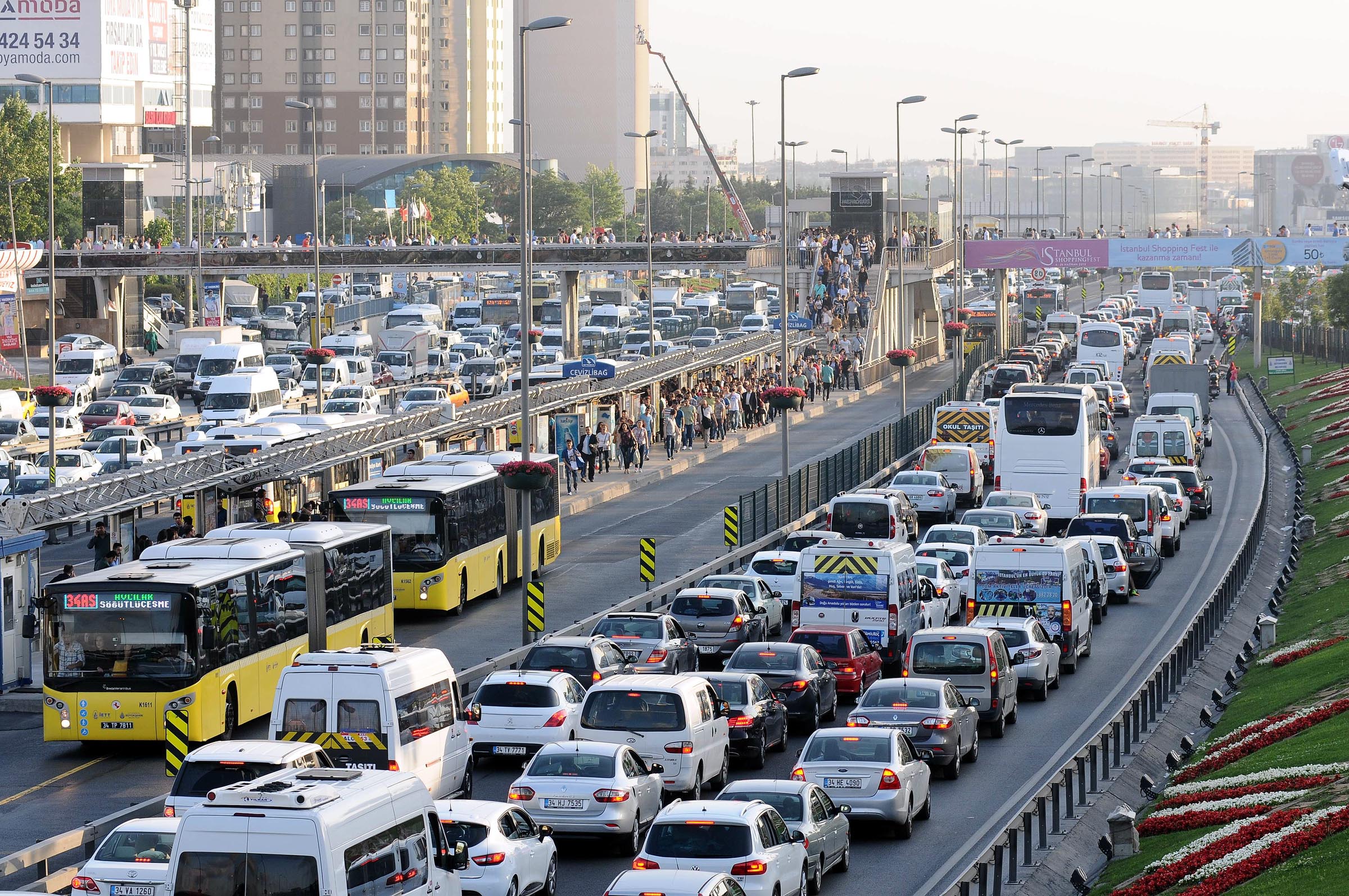 Trafikte kademeli mesai etkisi