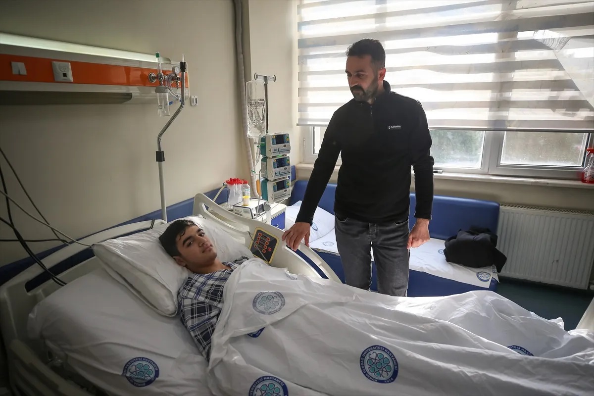 Mantar yiyen çocuğu babası kurtardı