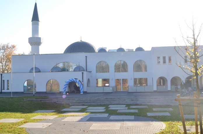 İmamlara maaş yasaklandı