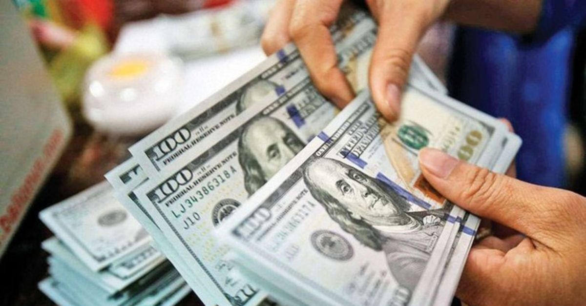 Dolar ve Euro yönünü yukarı çevirdi