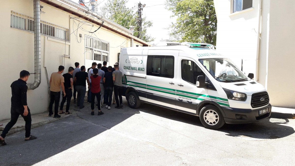 Suriyeli baba oğlunu öldürdü