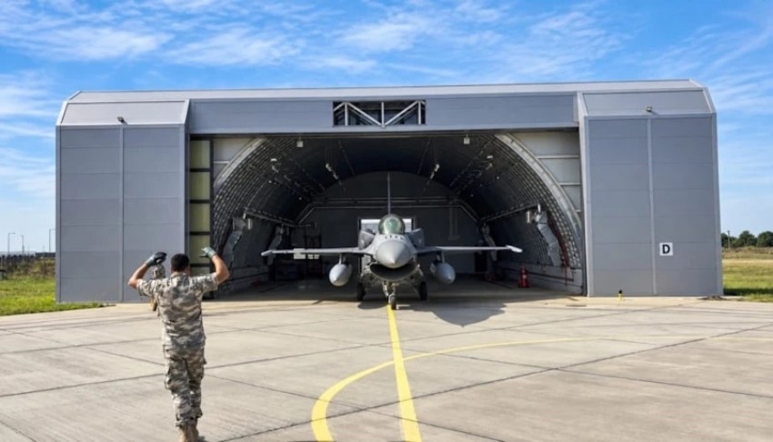 Türk F-16'ları Romanya semalarında