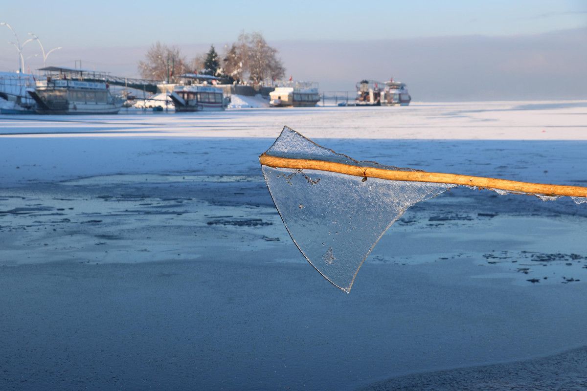 Beyşehir Gölü buzla kaplandı