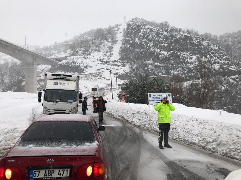Zonguldak-İstanbul yolu kapandı