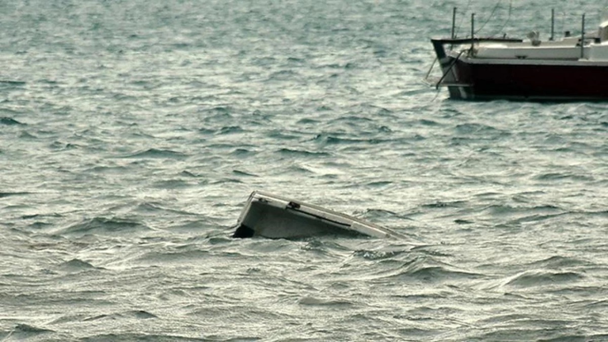 Göçmen gemisi battı: 17 kişi öldü
