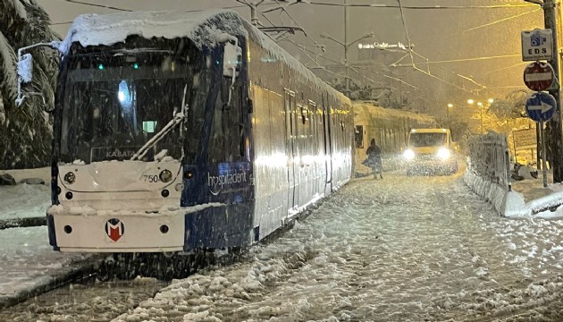 Tramvay seferleri yeniden başladı