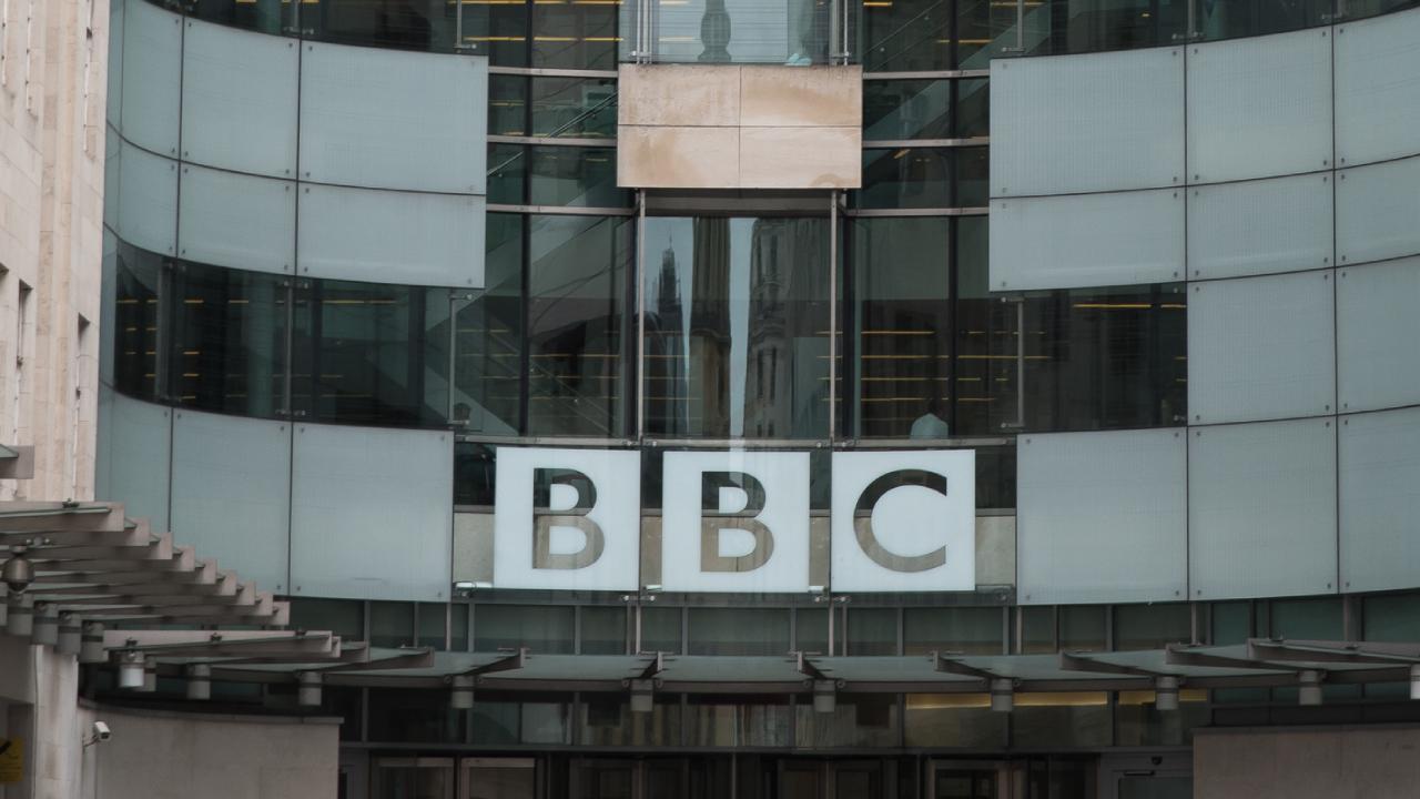 BBC den skandal sansür