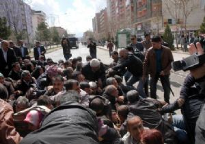 ABD den Arap Protestoculara Teknolojik Destek 