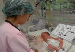 Ölen bebeğini dondurucuda saklayan anneye gözaltı