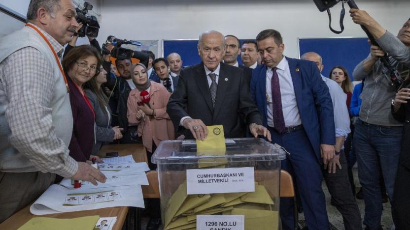 Bahçeli nin oy kullandığı sandıktan Kılıçdaroğlu birinci çıktı