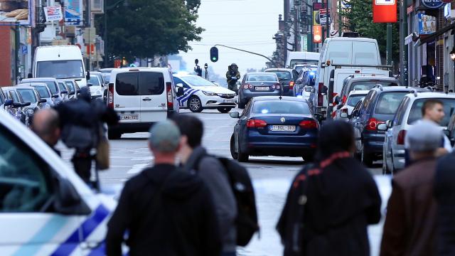 Belçika da bir araç kalabalığa daldı: 4 ölü