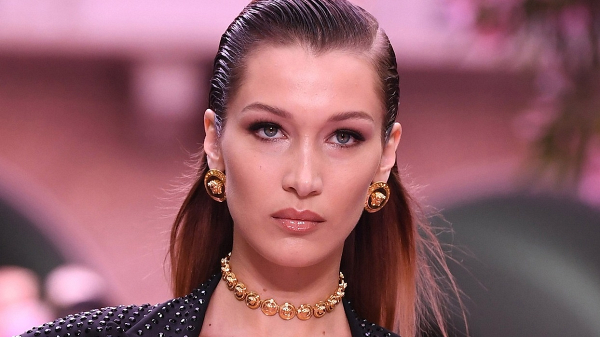 Bella Hadid yine olay oldu