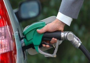 Benzine zam geldi
