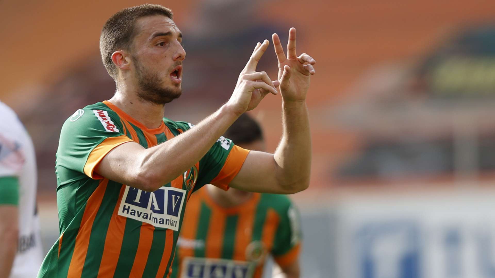 Galatasaray genç yıldızın transferini bitirdi