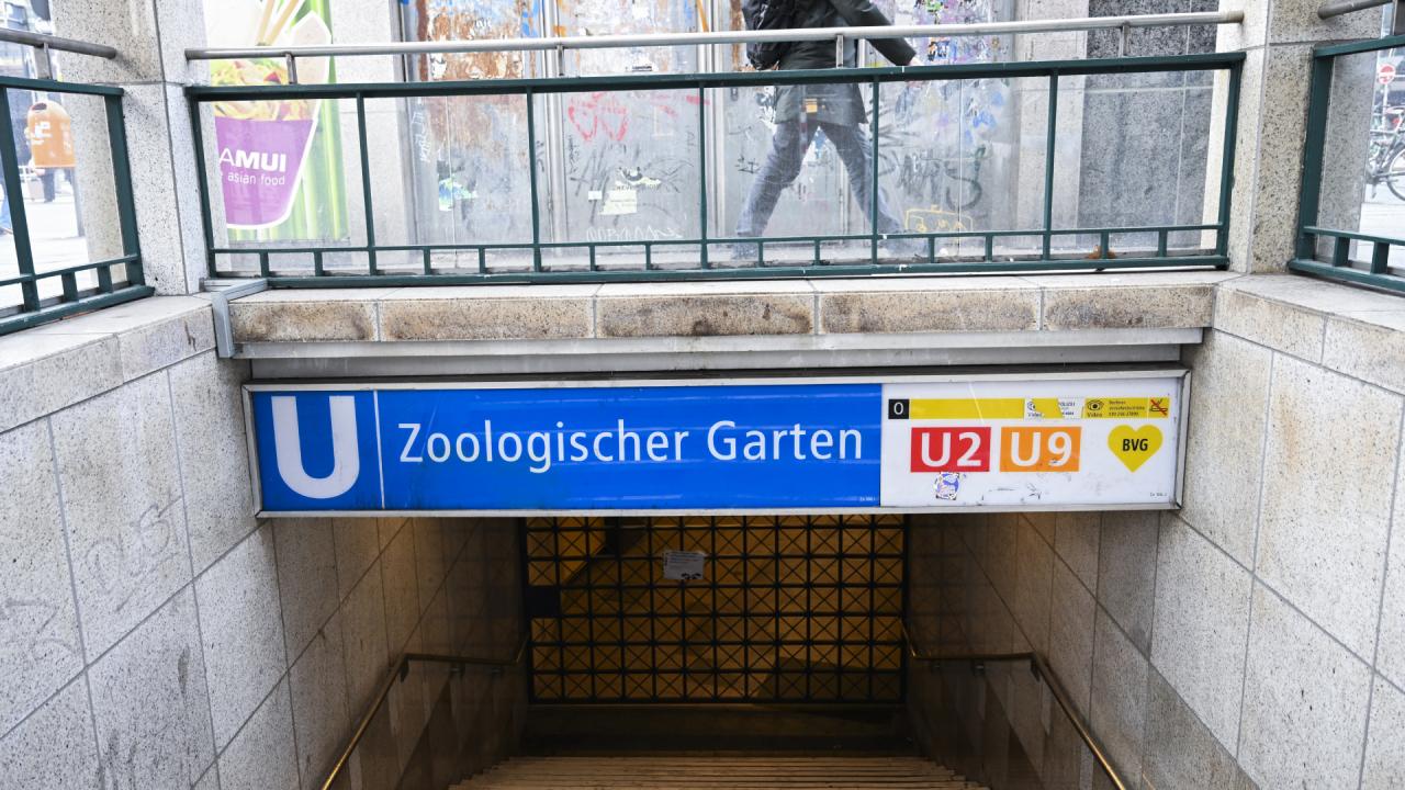 Berlin de toplu ulaşımı durma noktasına getirdi