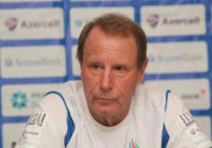 Berti Vogts istifa etti!