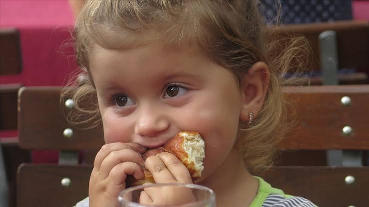 Çocukları  babaanne usulü  besleyin uyarısı