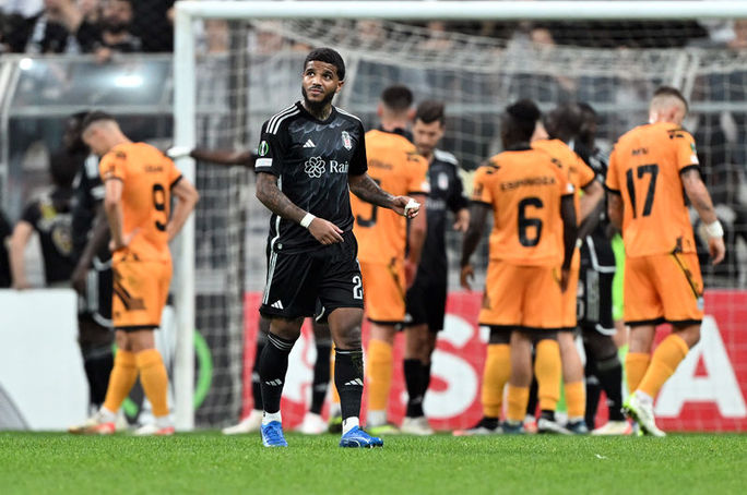 Beşiktaş ta savunma krizi! Burak Yılmaz kadro kurmakta zorlanıyor