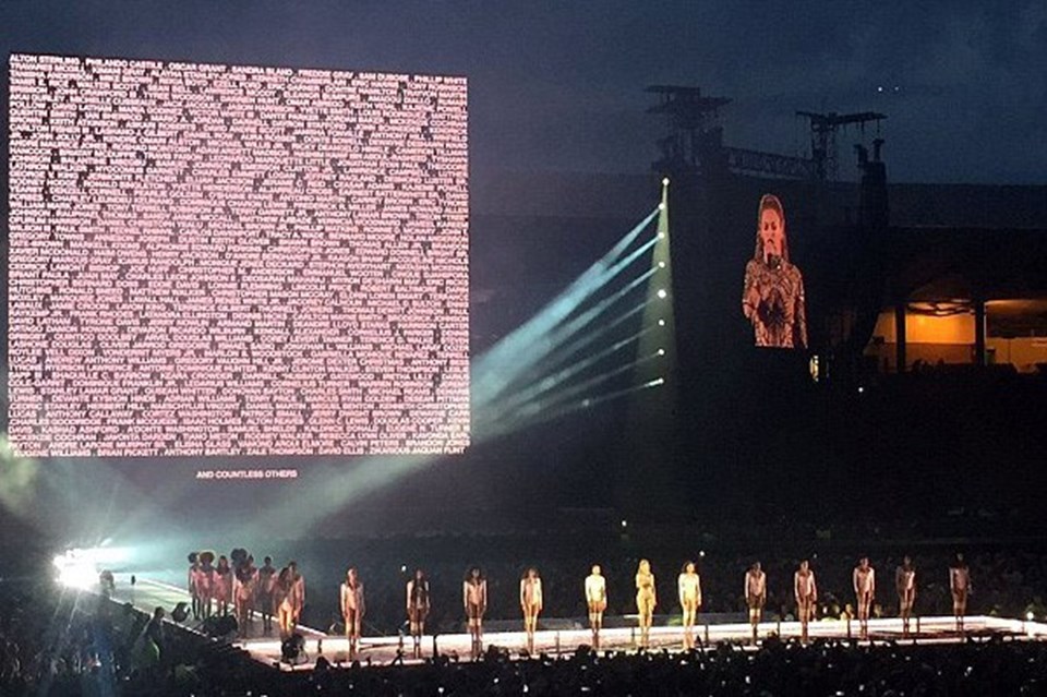 Beyonce, ABD nin gündemine oturdu