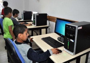 Dikkat..! İnternet bağımlılığı okul bıraktırıyor..!