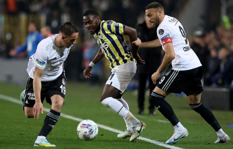 Beşiktaş - Fenerbahçe maçının ilk 11 leri belli oldu
