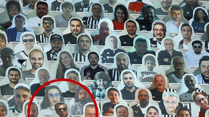 Beşiktaş tribününde dikkat çeken fotoğraf