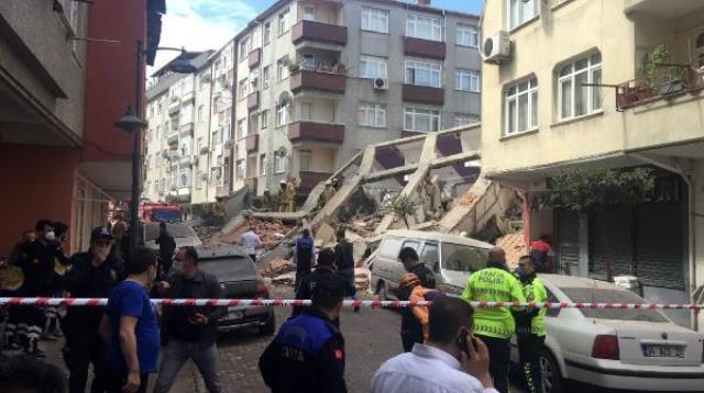 İstanbul da bina çöktü