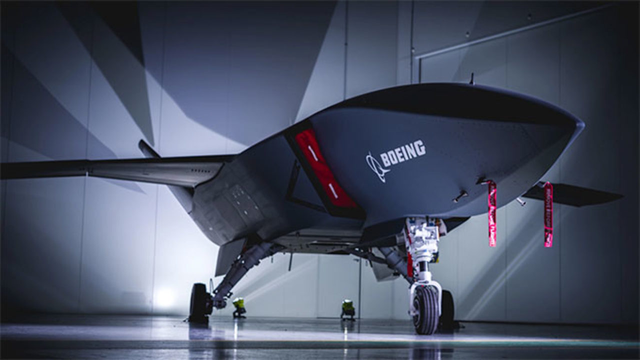 Boeing in insansız savaş uçağı ilk uçuşunu başarıyla tamamladı