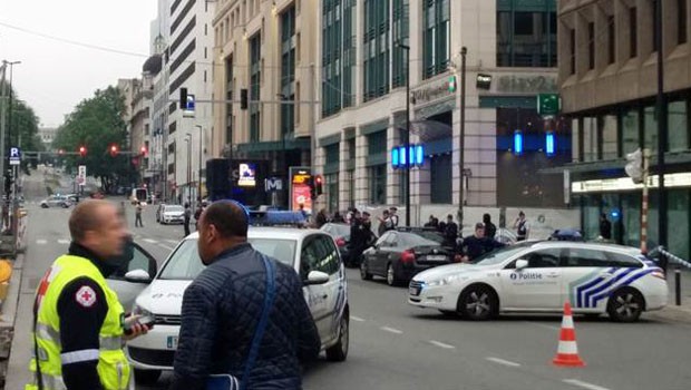 Brüksel de bomba alarmı