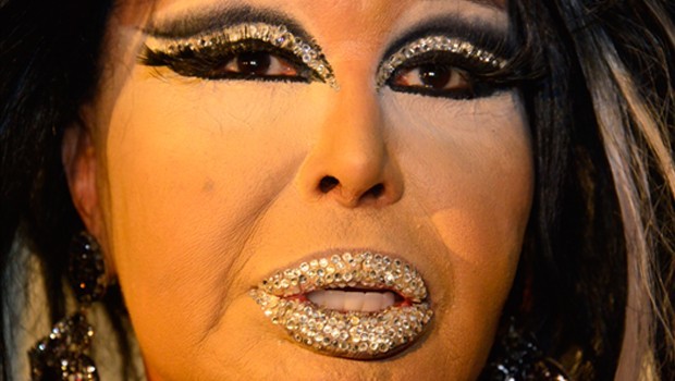 Taş dudak diva!