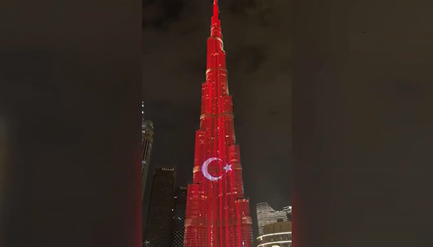Burj Khalifa ya Türk bayrağı yansıtıldı