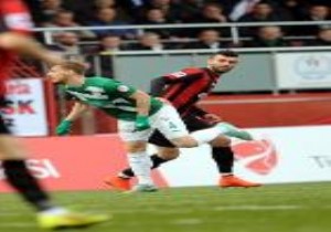 Bursaspor da Serdar Aziz şoku! Kulüpten yapılan açıklamada...