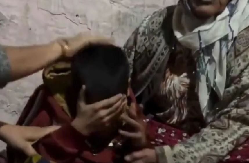 Kümeste tutulan 3 kardeşe psikolojik destek