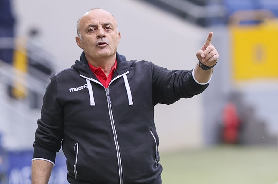 Bursaspor teknik direktörünü açıkladı
