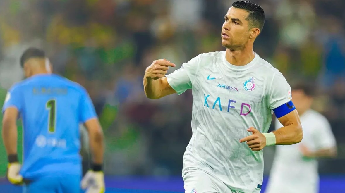 Ronaldo lu Al-Nassr, Benzema lı Al-Ittihad ı 5 golle devirdi