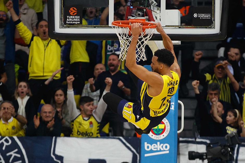 Fenerbahçe, 1 aylığına transfer ettiği Amine Noua ya yeni kontrat yaptı