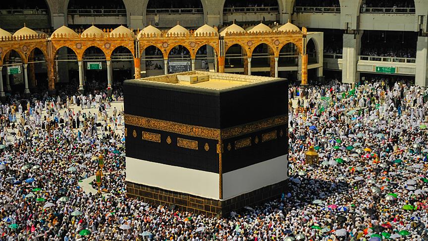 Kabe ye yeni örtü! Değiştirildi